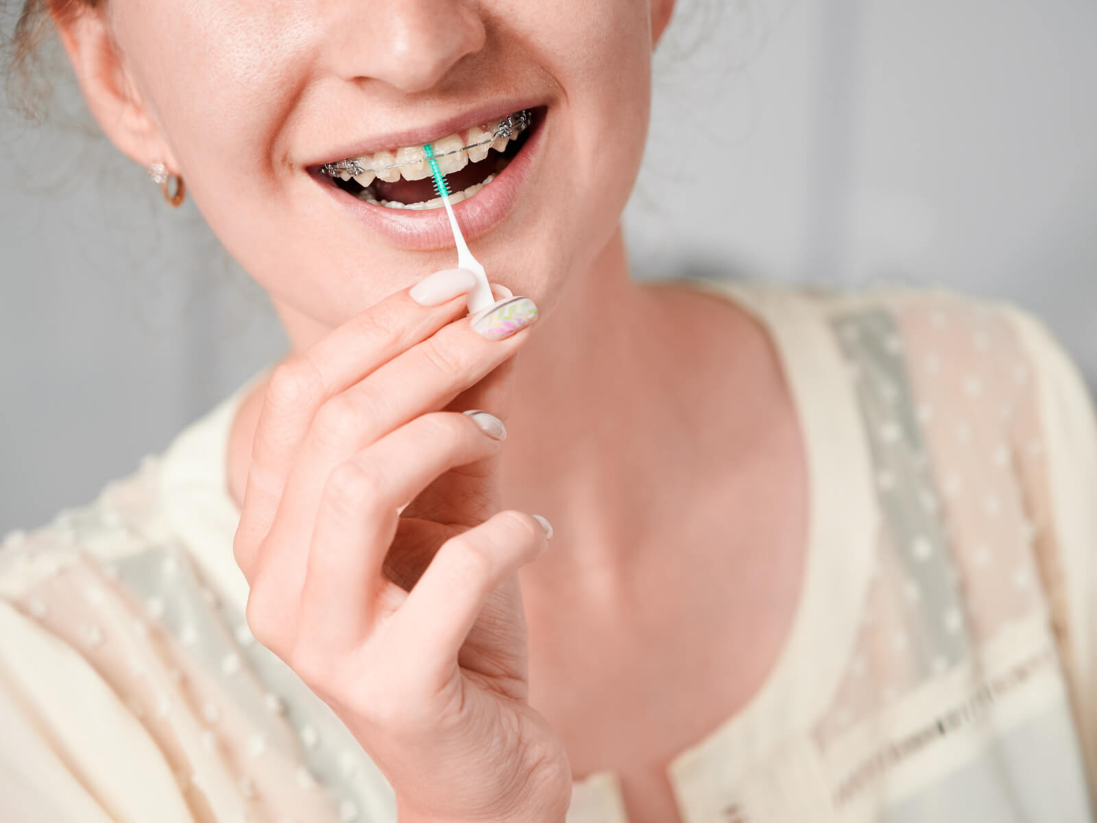 How To Properly Clean And Maintain Your Toothbrush For Lasting Hygiene